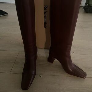 Reformation river boots, seen on Taylor swift :) 
Brand new as it is, size 7.5